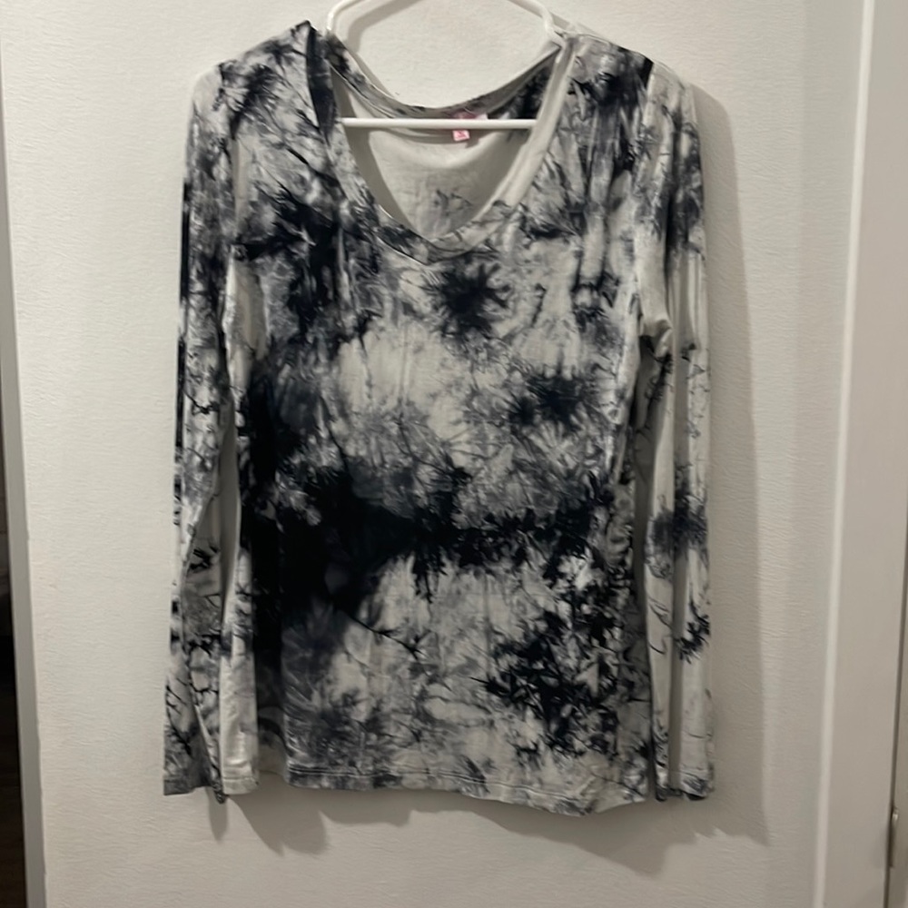 * Final Price * Tie Dye Long Sleeve Pink Lily Tee